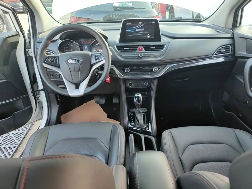 JAC Motors Refine S3 2017 2017 1.6L CVT Luxury Smart