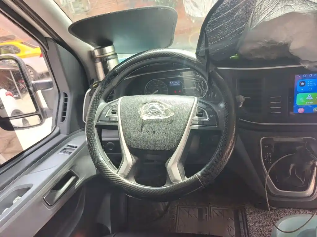 Фото 3 - Maxus Xintu V80