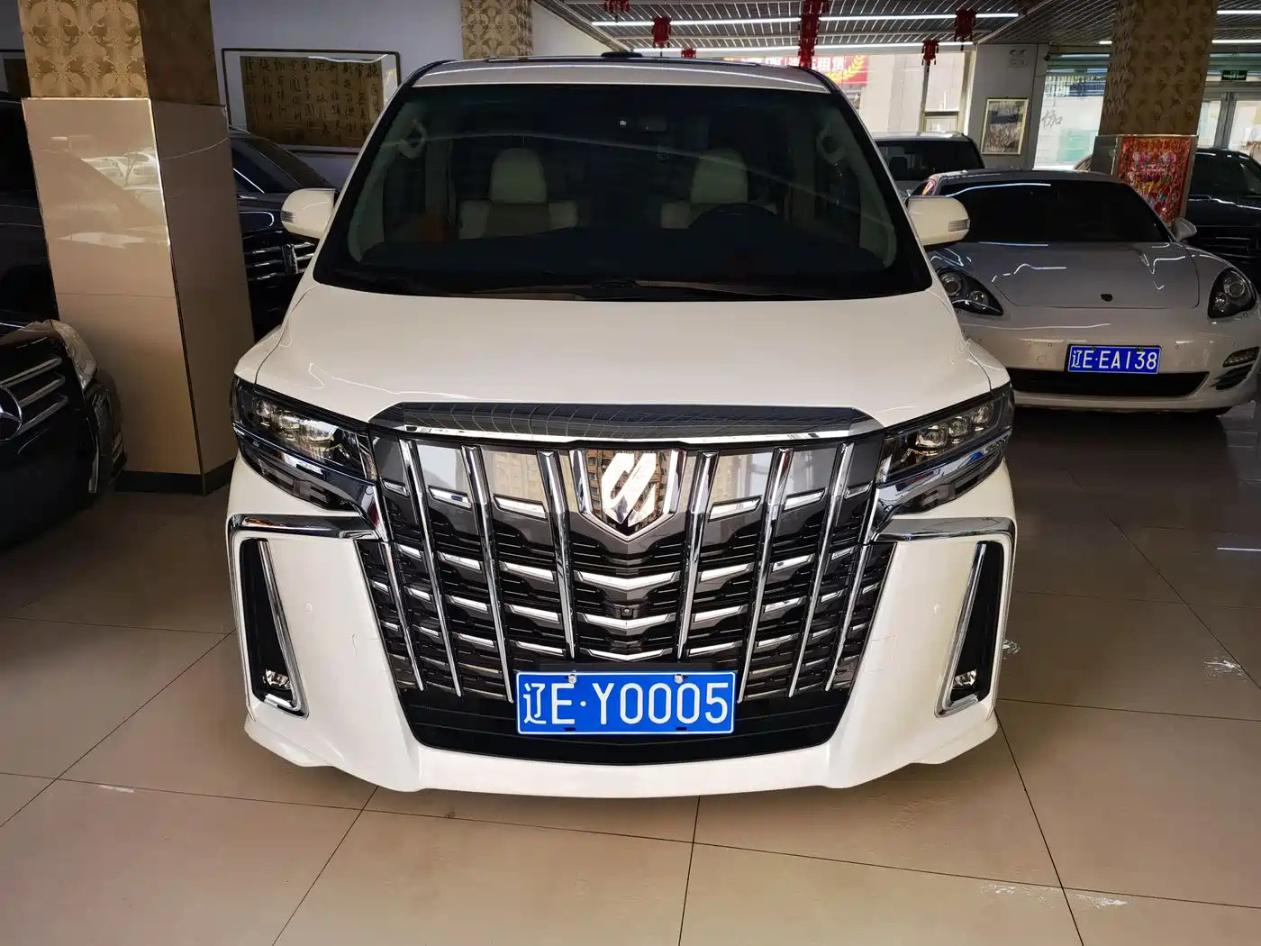 Toyota Alphard 2012 3.5L Premium Edition фото 2