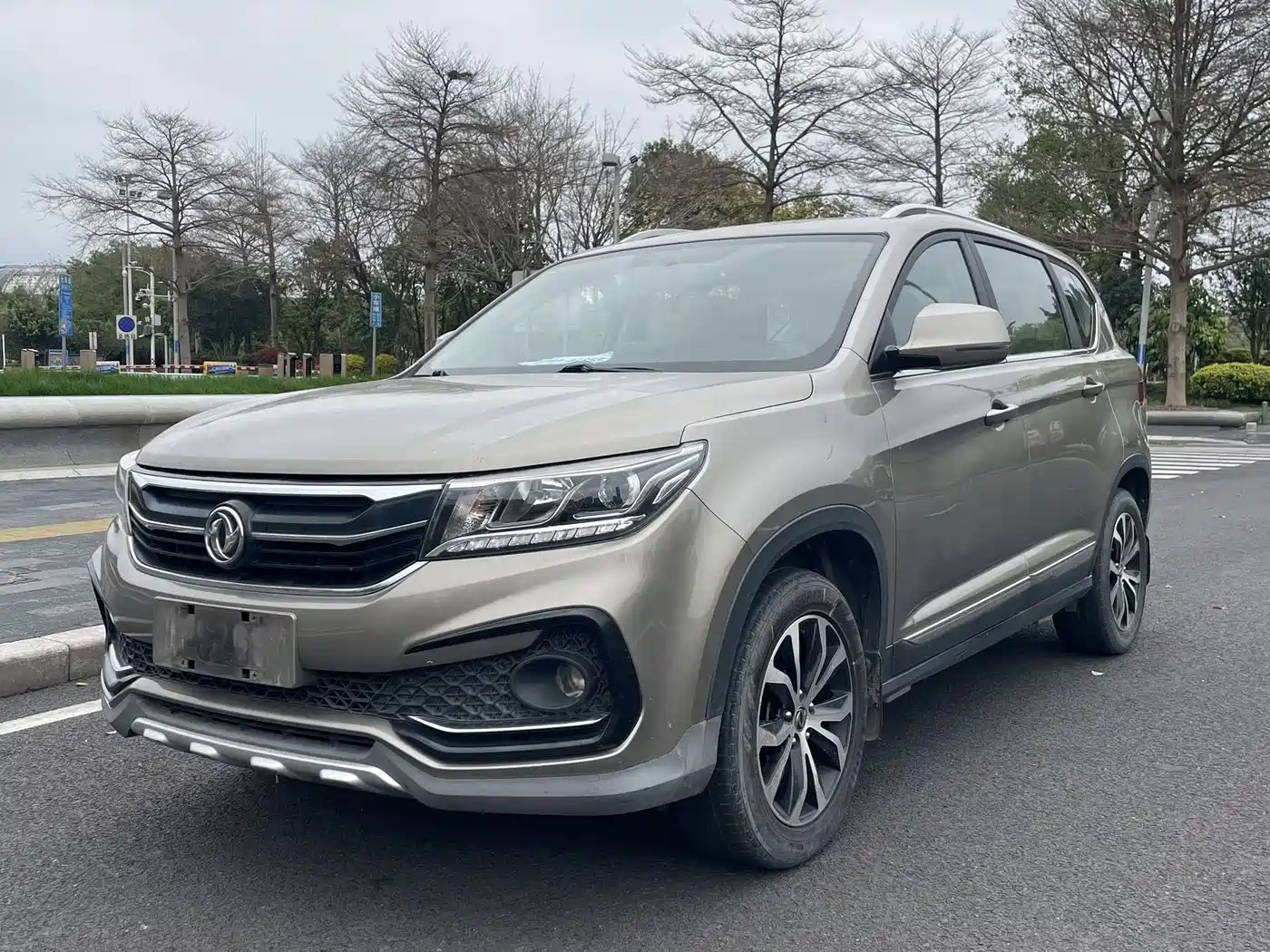 Dongfeng Fengxing Jingyi X5 2018 2017 Joy Series 1.6L CVT Luxury