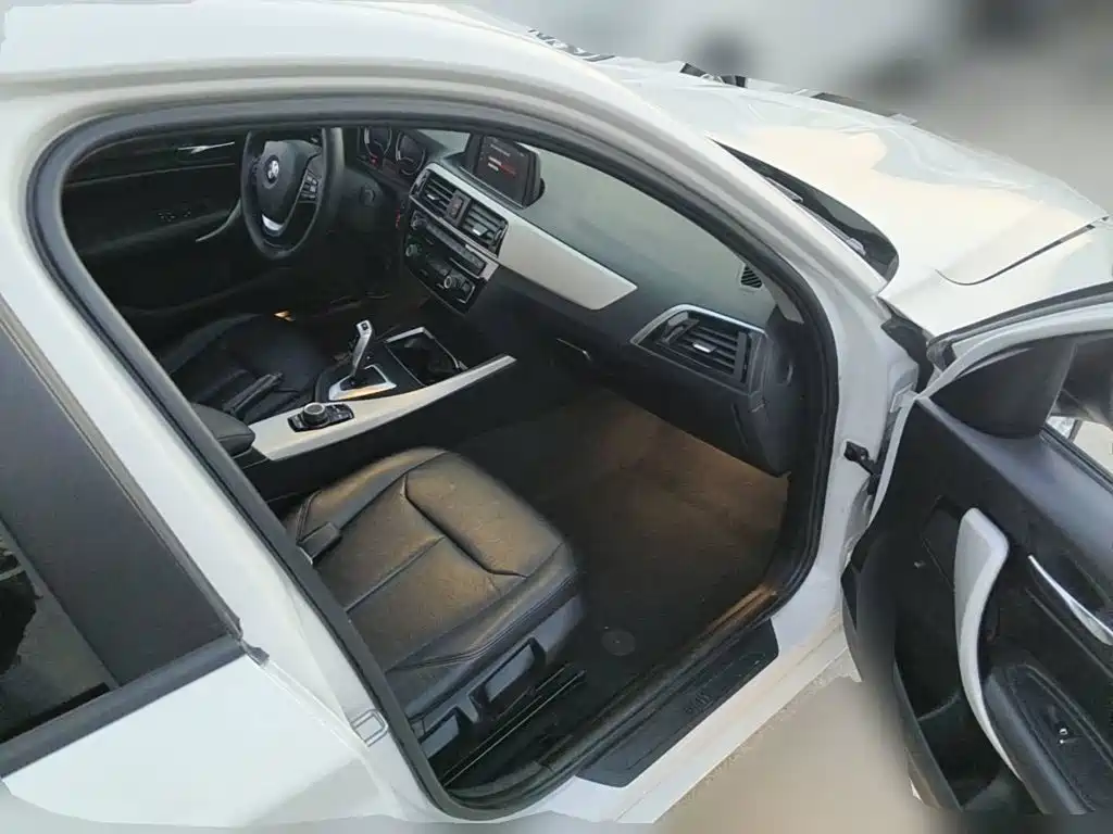 صورة 13 - BMW 1 Series (Import)