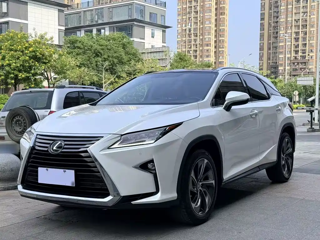 Photo 3 - Lexus RX
