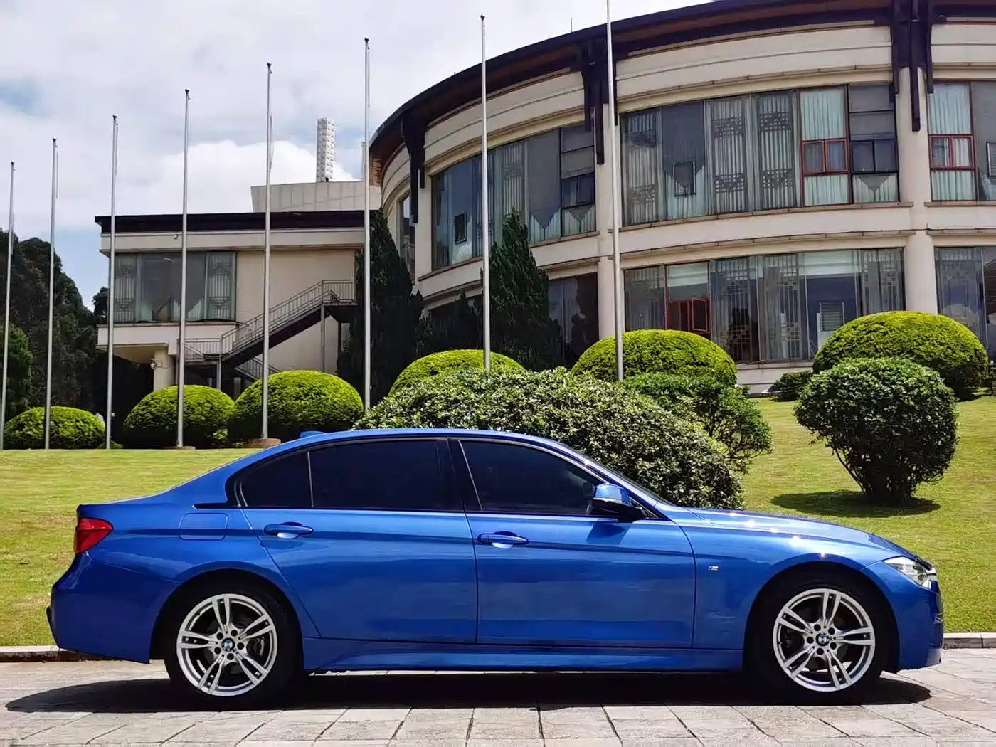 BMW 3 Series 2018 320Li Leading M Sport Package фото 6