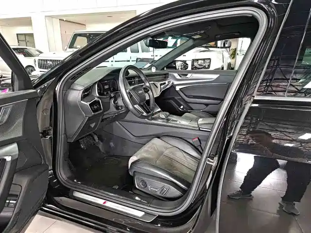 Audi A6L New Energy 2022 55 TFSI e quattro — фото 3