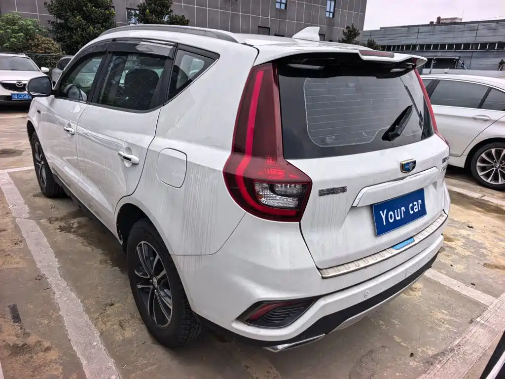 Фото 4 - Geely Emgrand X6