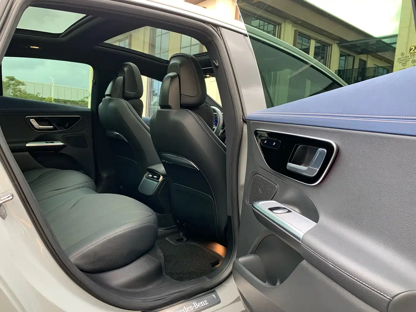 Mercedes-Benz EQE 2022 350 Pioneer Edition фото 17