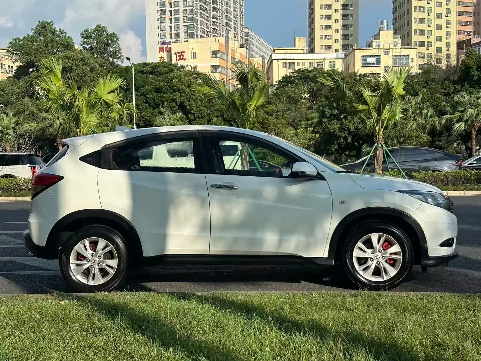 Photo 3 - Honda Vezel
