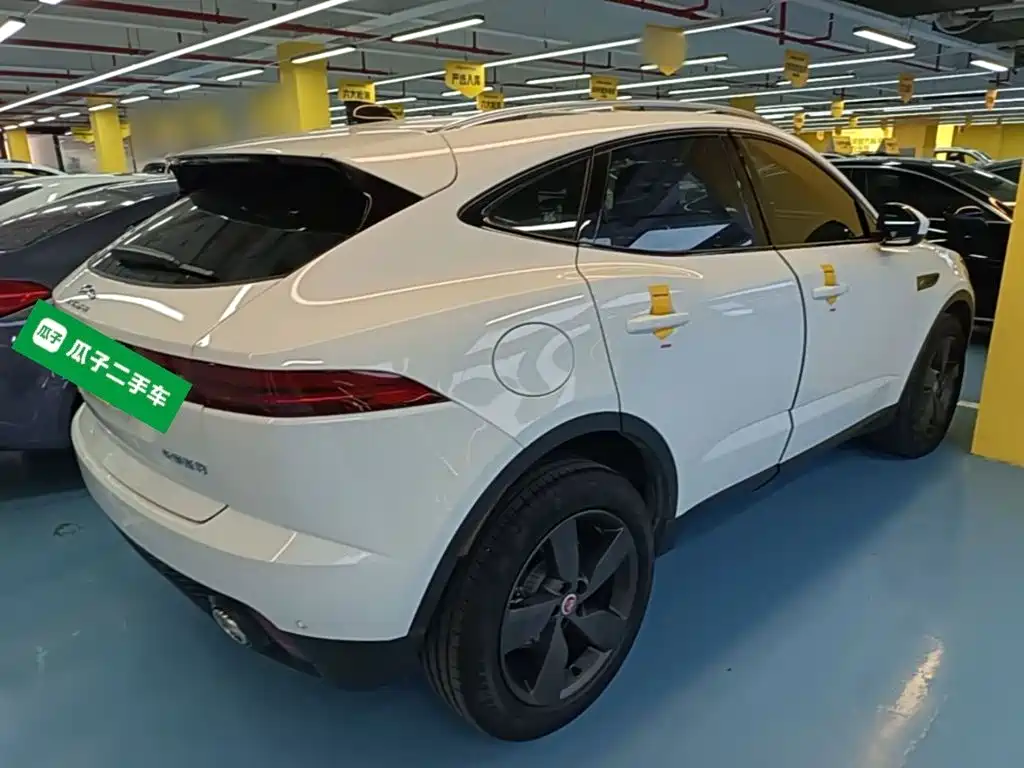Фото 7 - Jaguar E-PACE