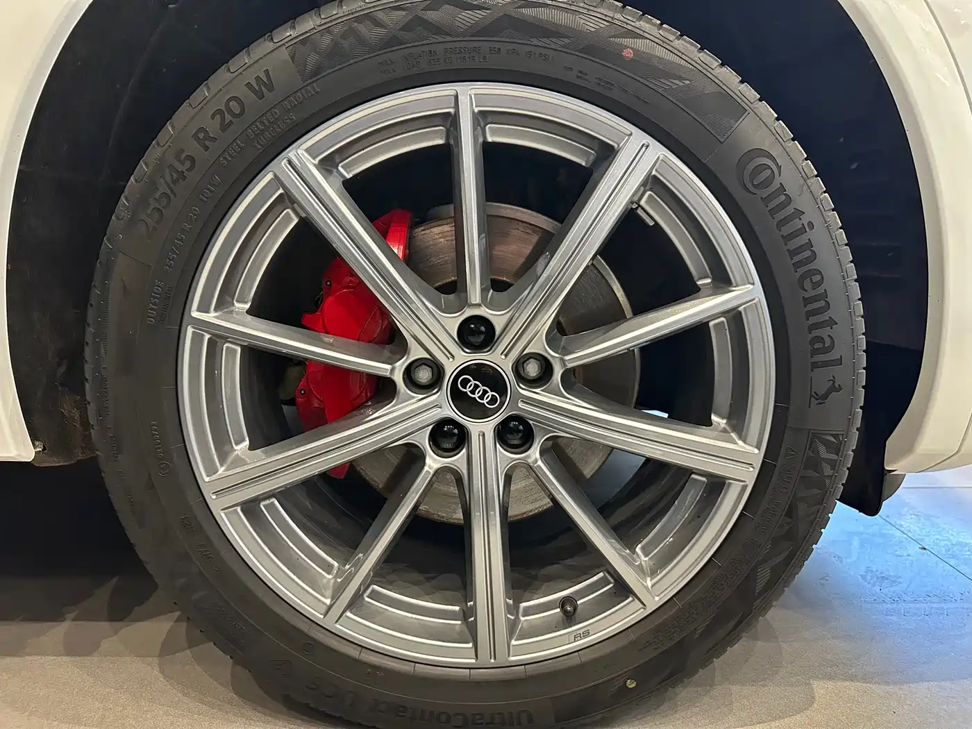 Audi Q5L 2024 Model 40 TFSI Luxury Dynamic фото 19