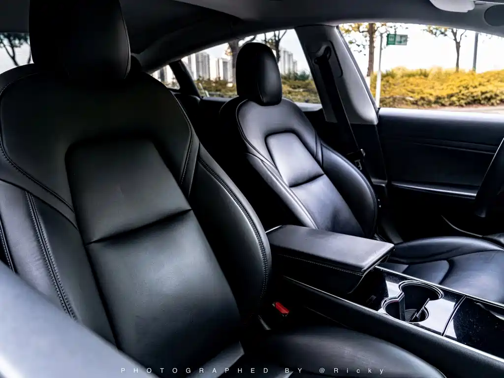 Photo 8 - Tesla Model 3