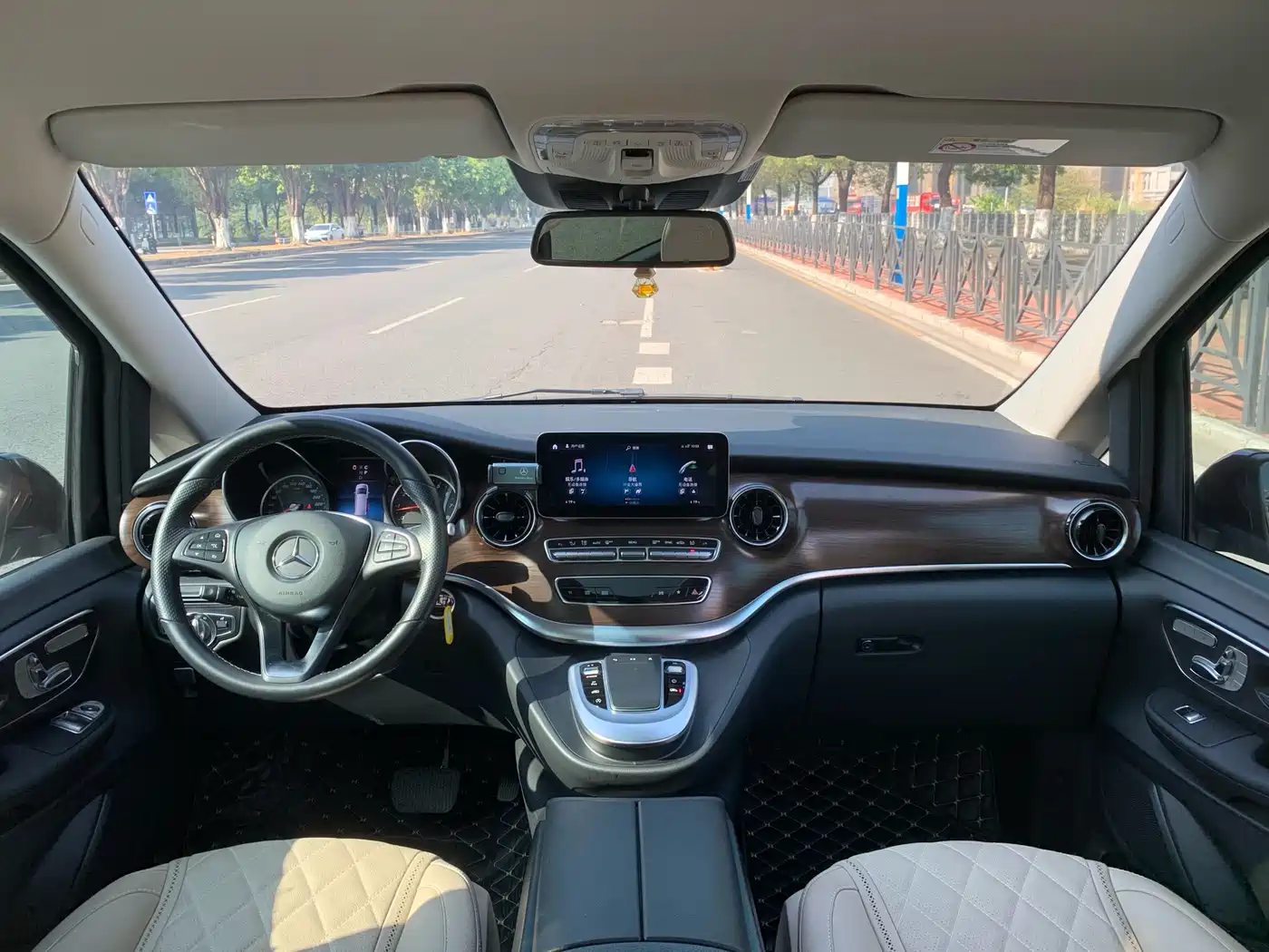 Mercedes-Benz V-Class 2022 V 260 Prestige Edition фото 36