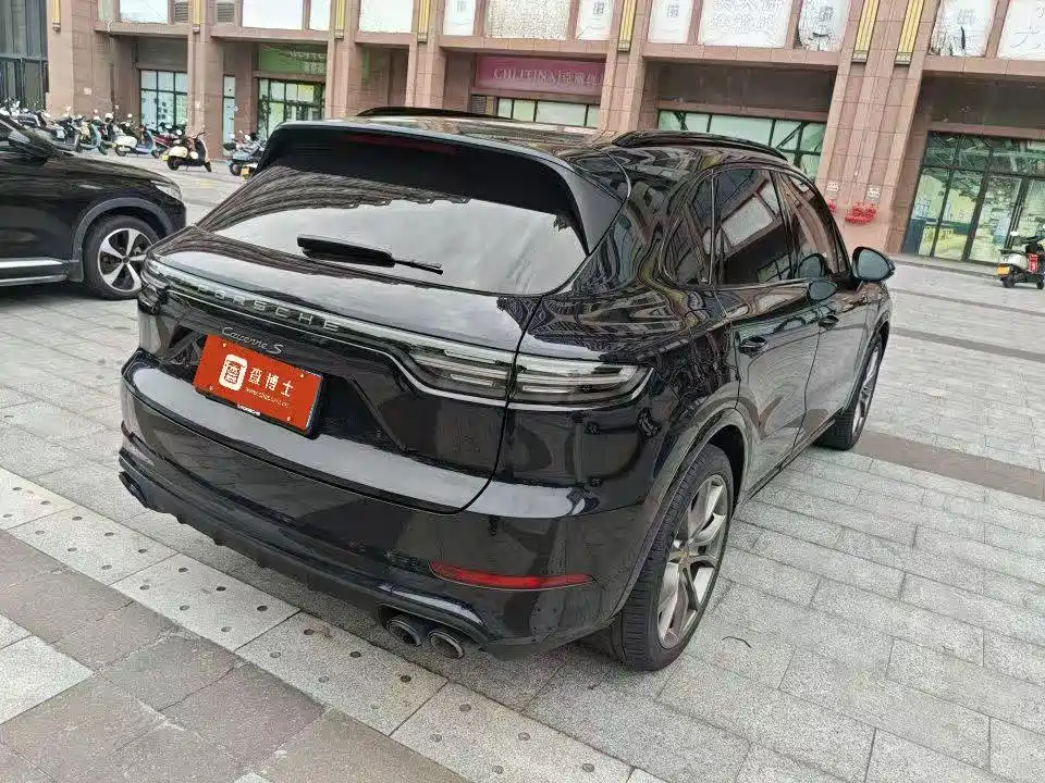 Фото 4 - Porsche Cayenne