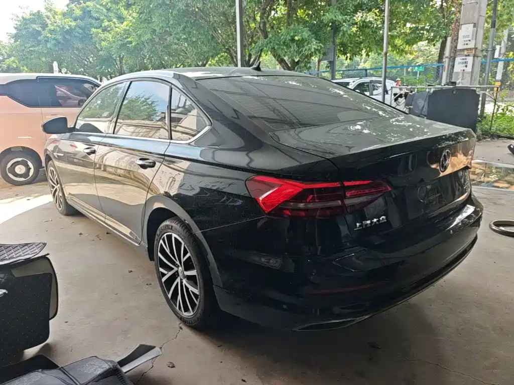 Фото 5 - Volkswagen Lavida