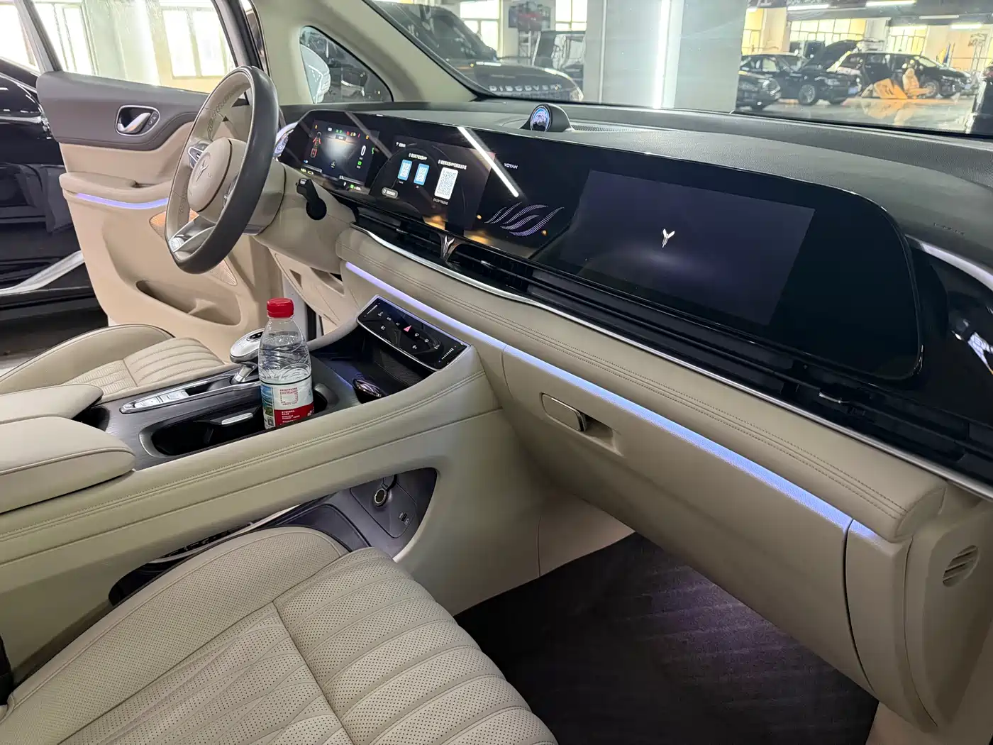 Voyah Auto Voyah Dreamer 2022 Low-carbon Dream+Smart Package фото 13