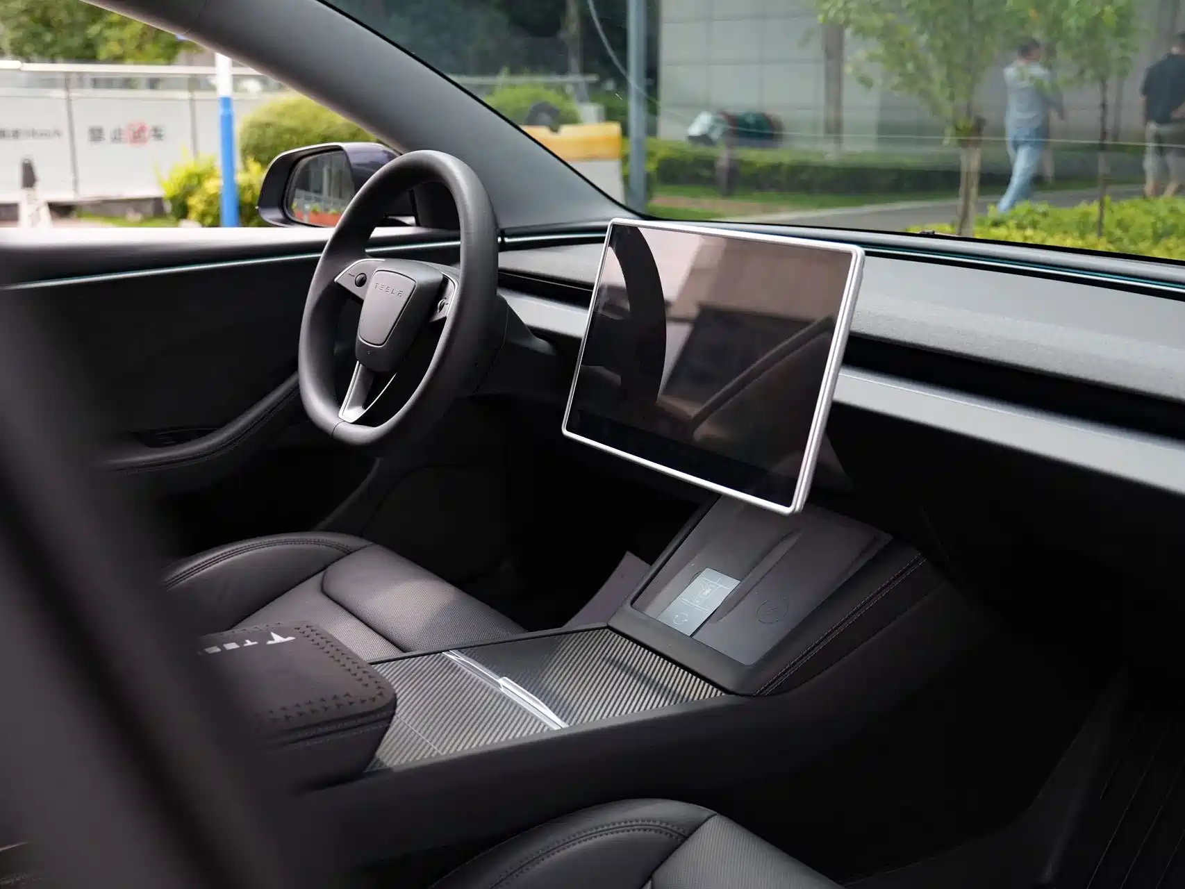 Фото 13 - Tesla Model 3