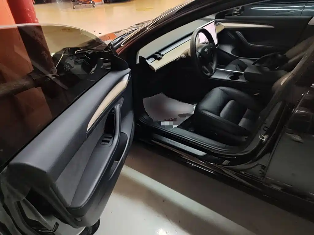 Фото 16 - Tesla Model 3