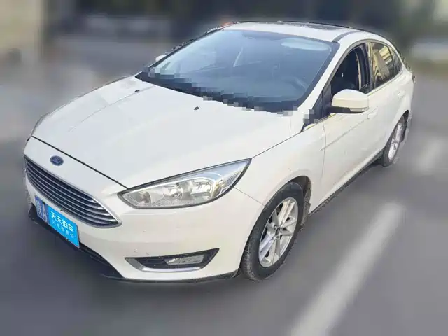 Ford Focus 2015 Sedan EcoBoost 180 Automatic Elite — фото 1