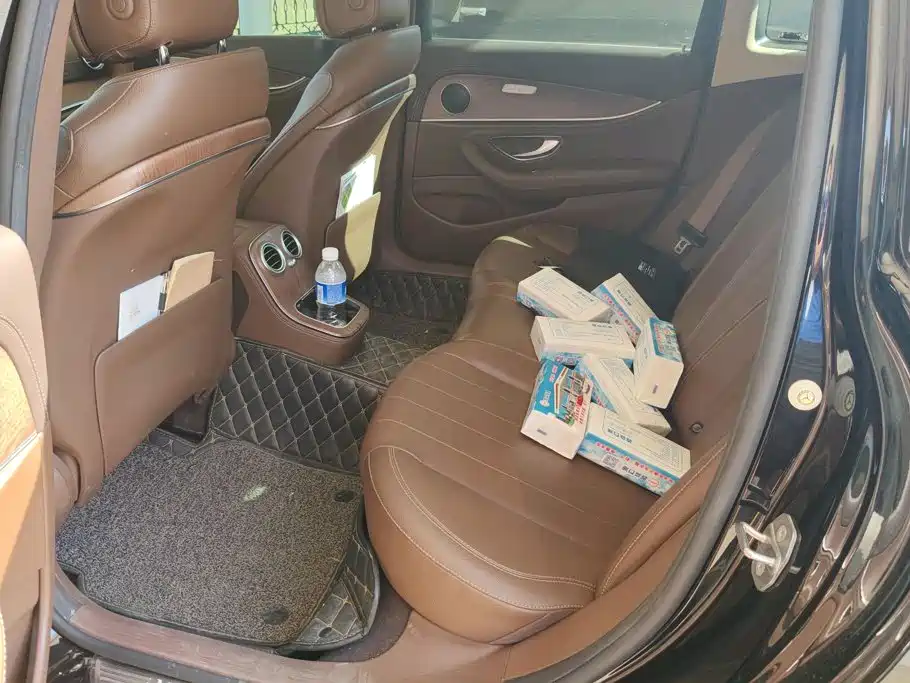 صورة 11 - Mercedes-Benz E-Class