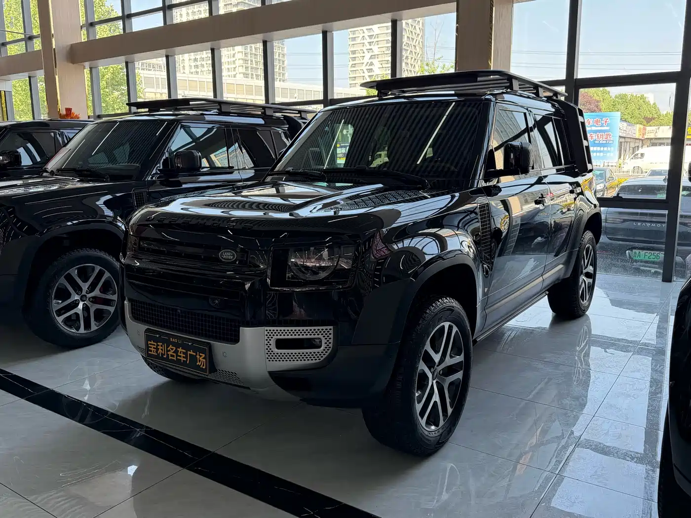 Land Rover Defender 2024 110 3.0T P400 Dark Special Edition фото 2