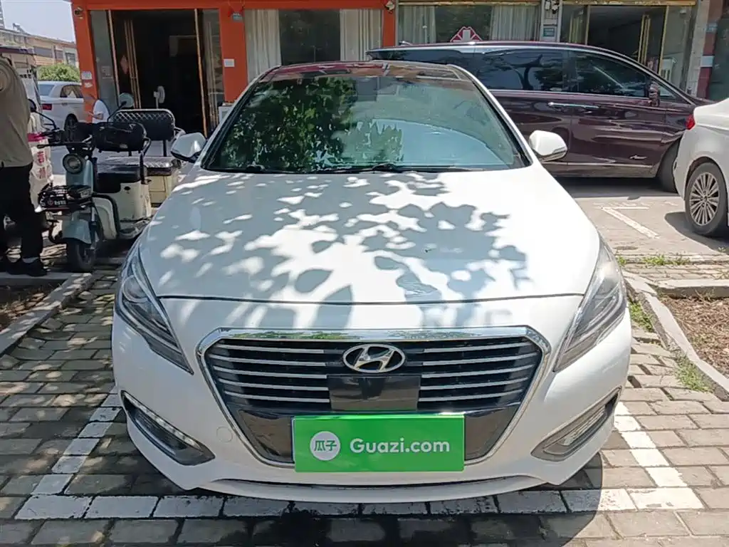 HYUNDAI SONATA