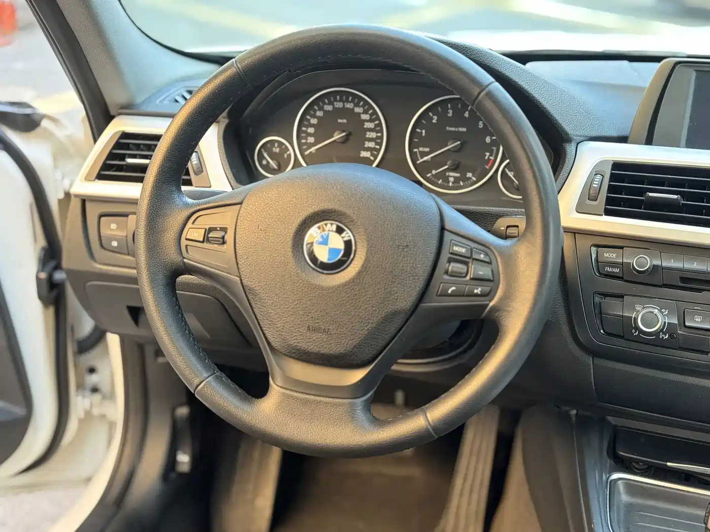 BMW 3 Series 2015 316i Progressive фото 7