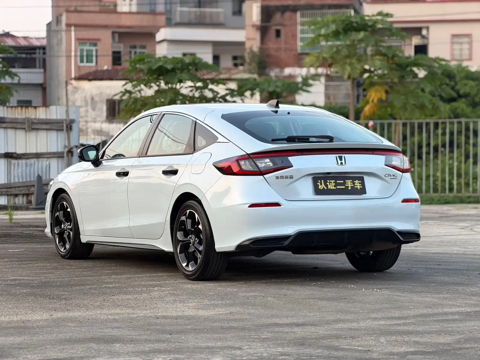 Photo 17 - Honda Civic