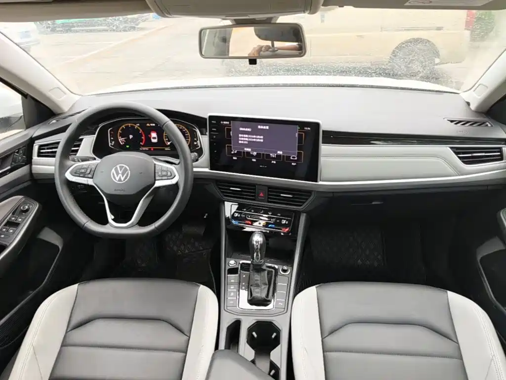 Volkswagen Bora 2024 2023 300TSI DSG Premium Edition