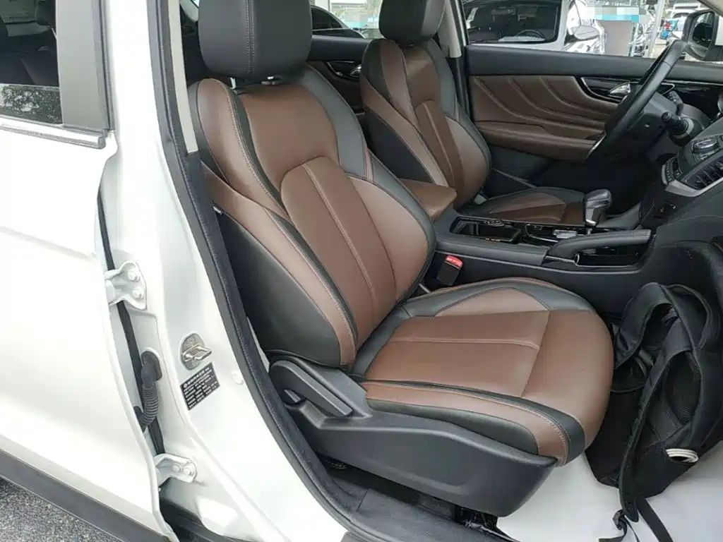 Dongfeng Aeolus Dongfeng Fengshen AX7 2018 2018 Classic 1.6T Auto Luxury