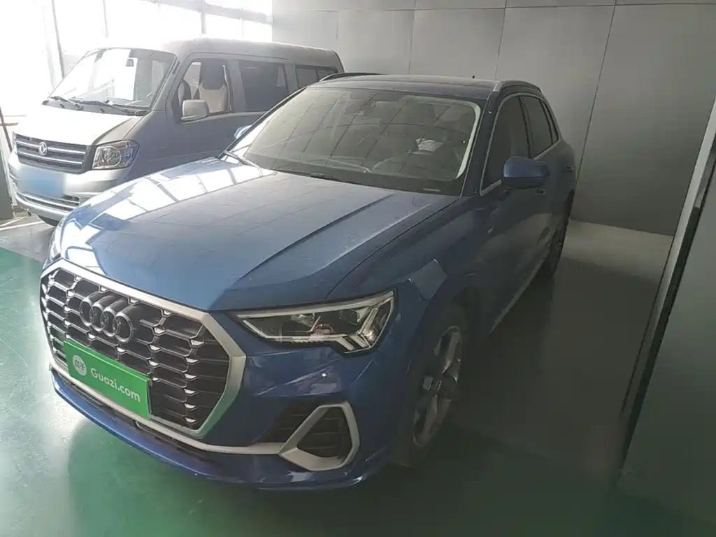 Фото 1 - Audi Q3