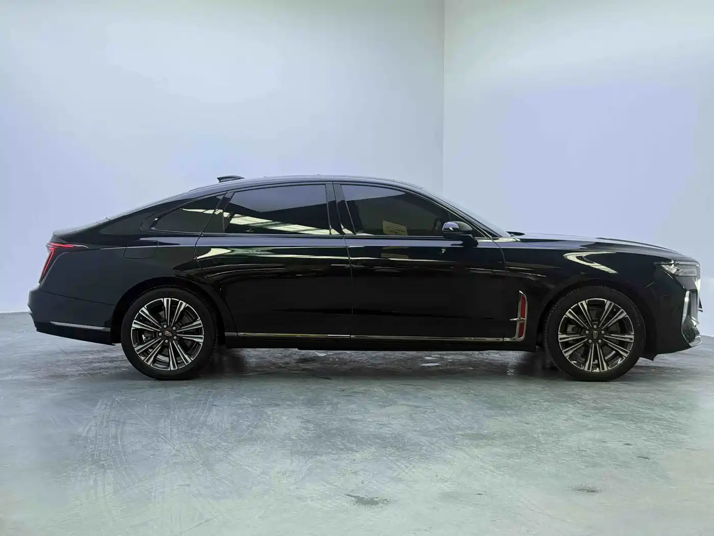 Hongqi H9 2024 2024 2.0T Qi Enjoy Private Fashion Edition