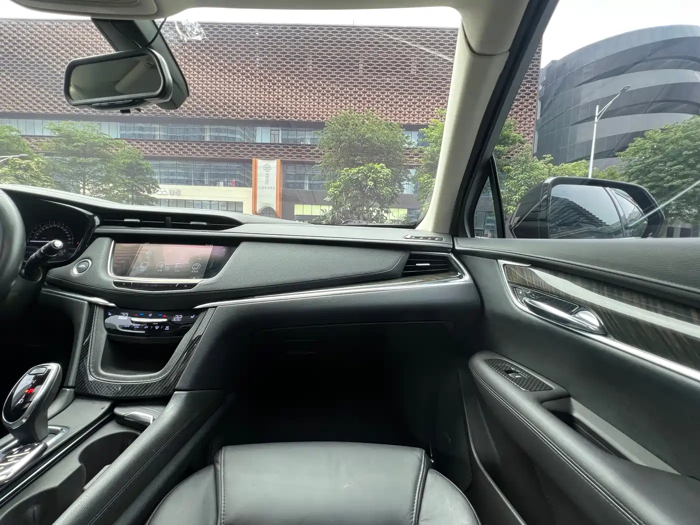 Cadillac XT5 2017 Anniversary Edition 28T 4WD Luxury фото 22