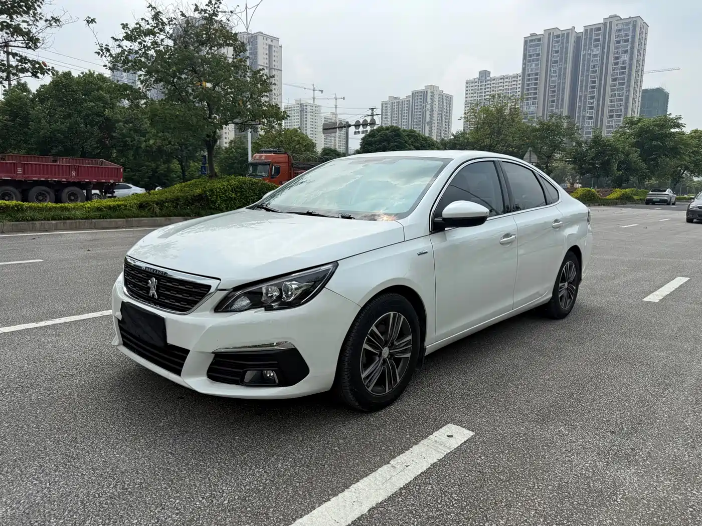 Фото 1 - Peugeot 308