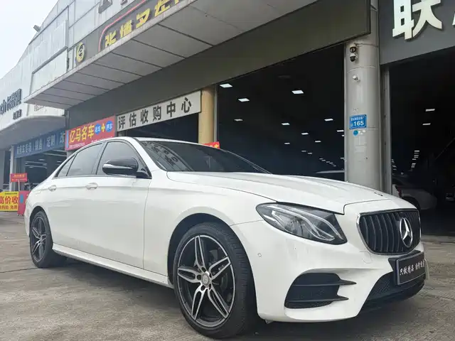 Mercedes-Benz E-Class 2017 E 200 Sport 4MATIC — фото 2