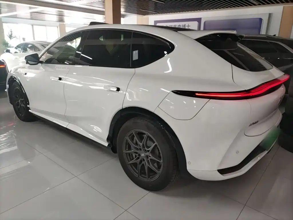 2025 IM Motors IM LS7