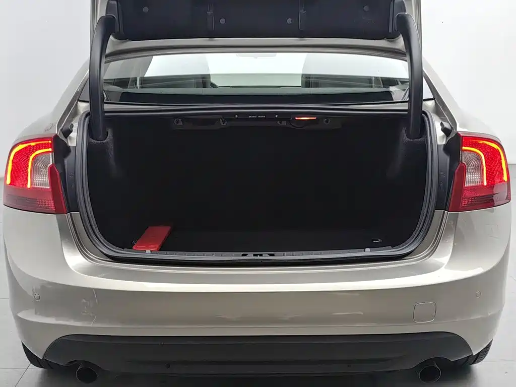 Volvo S60 (Import) 2013 2013 Model T5 Comfort Edition