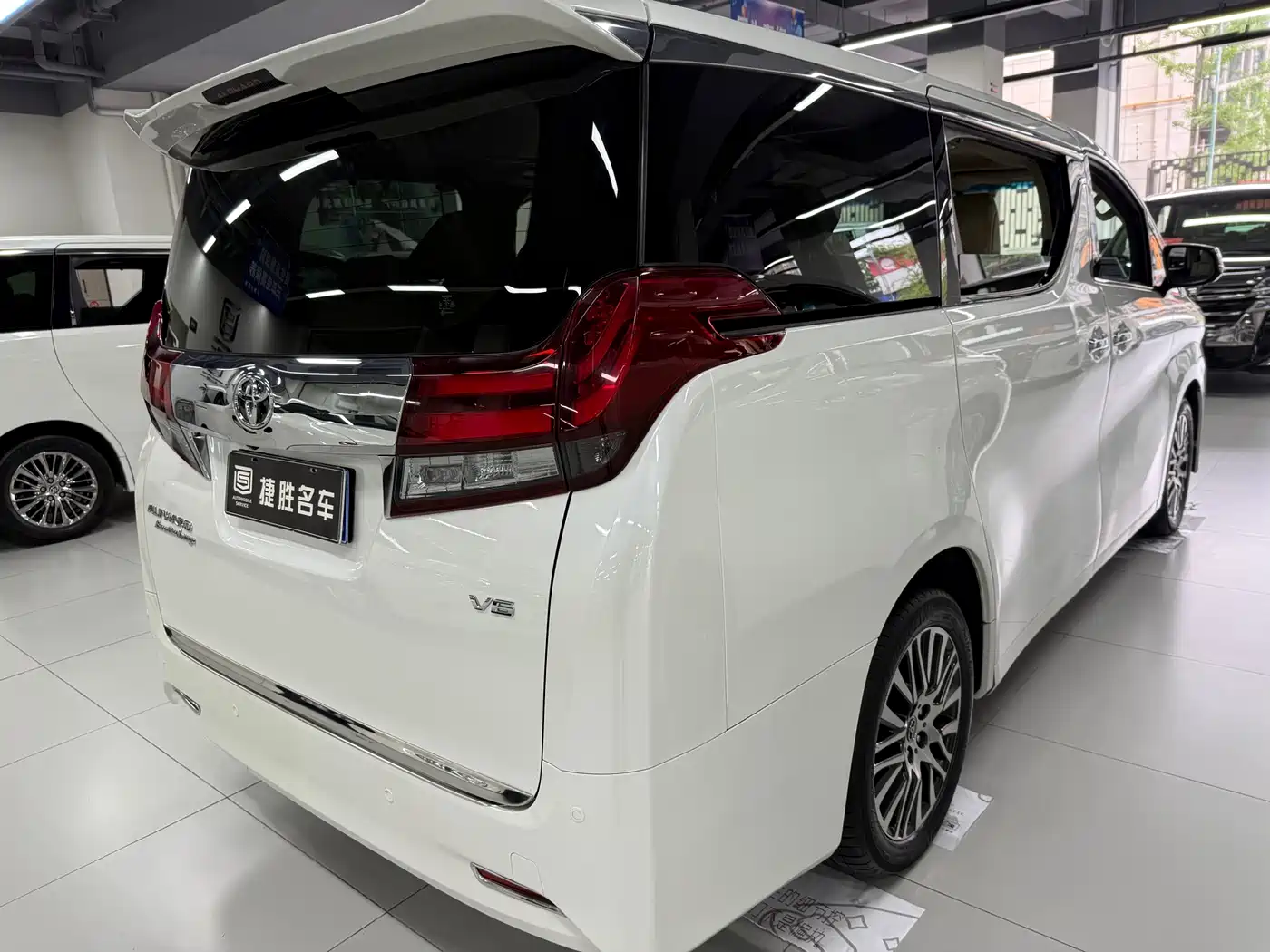 Toyota Alphard 2018 3.5L Premium фото 6