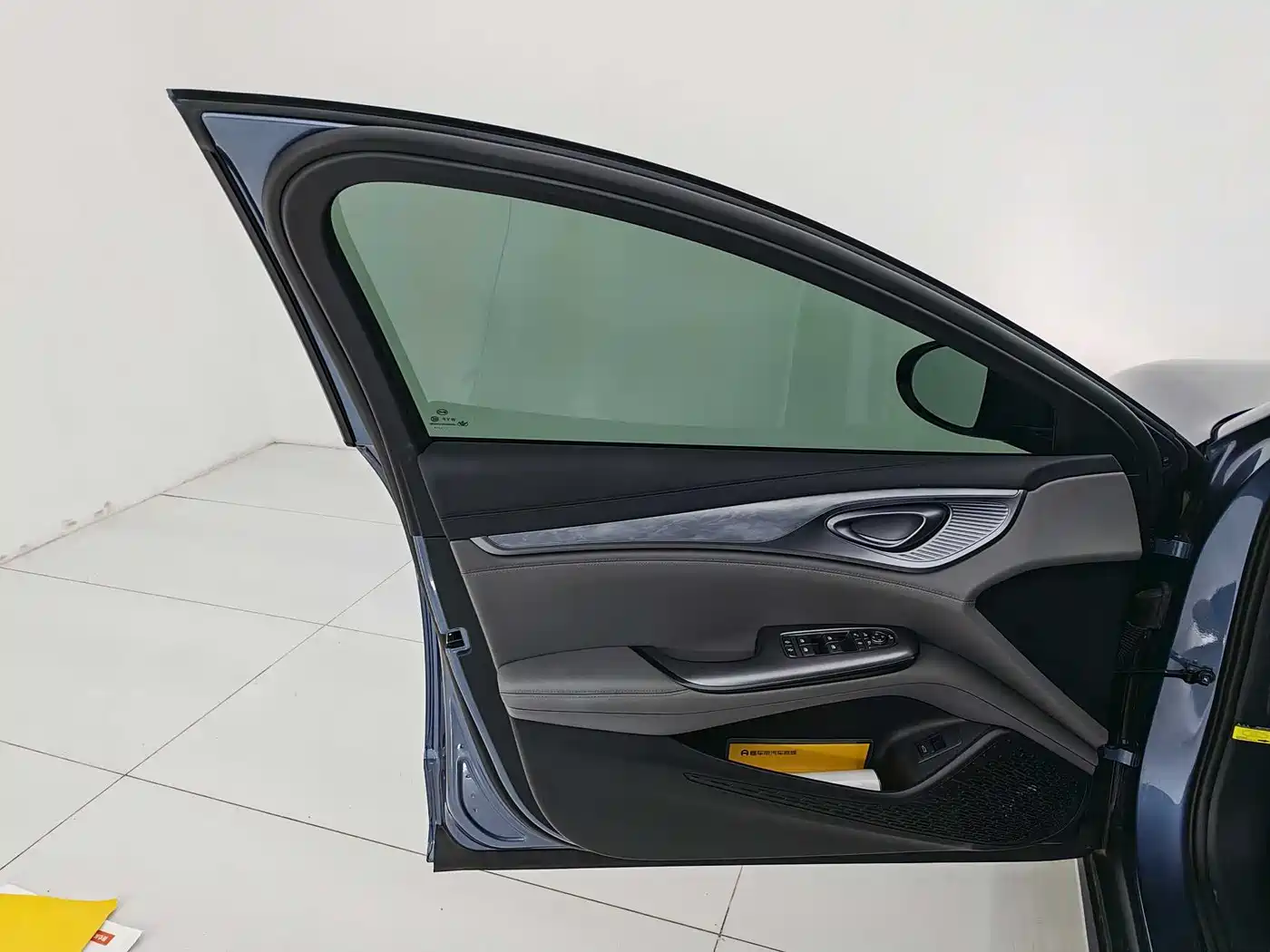 BYD Seal 2024 Glory Edition DM-i 1.5L 121km Luxury фото 9