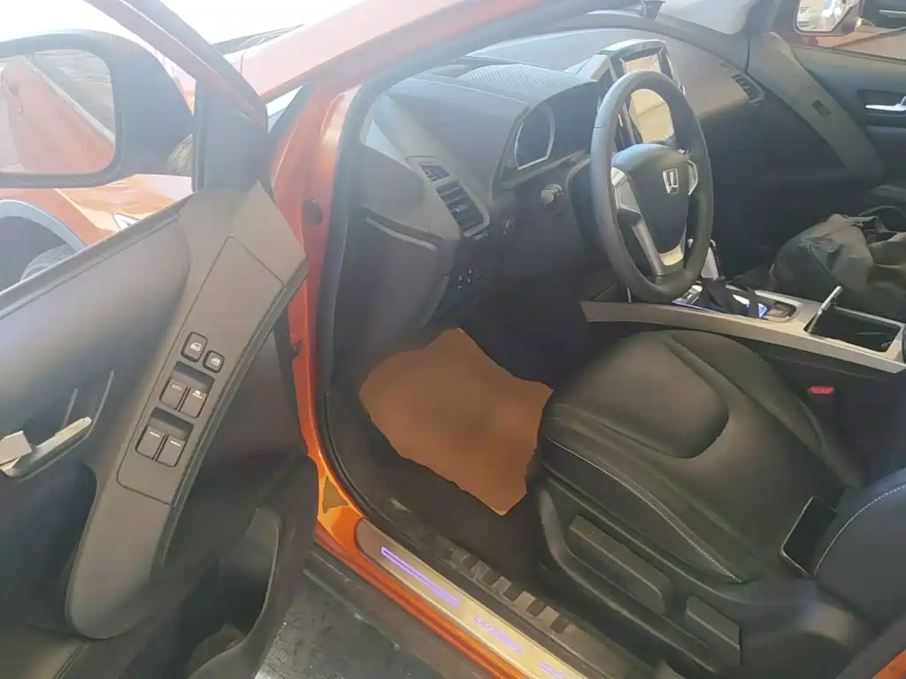 Luxgen U6 SUV 2015 2015 1.8T Fashion Upgrade