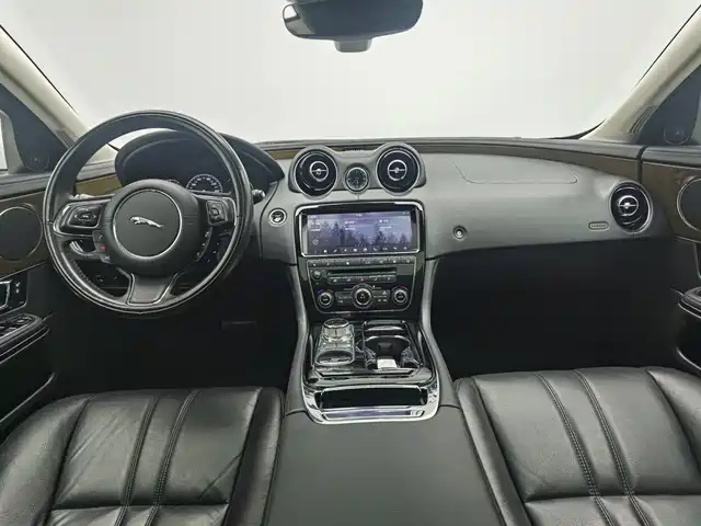 Jaguar XJ 2018 XJL 3.0 SC 2WD Elegant Business Edition — фото 5