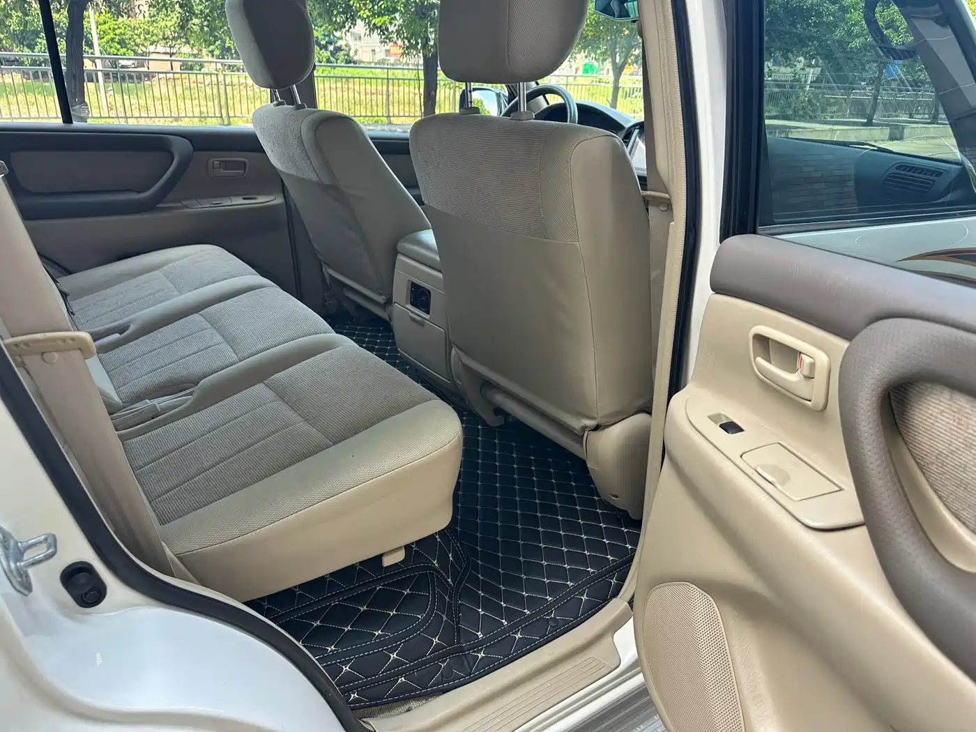 Toyota Land Cruiser 2004