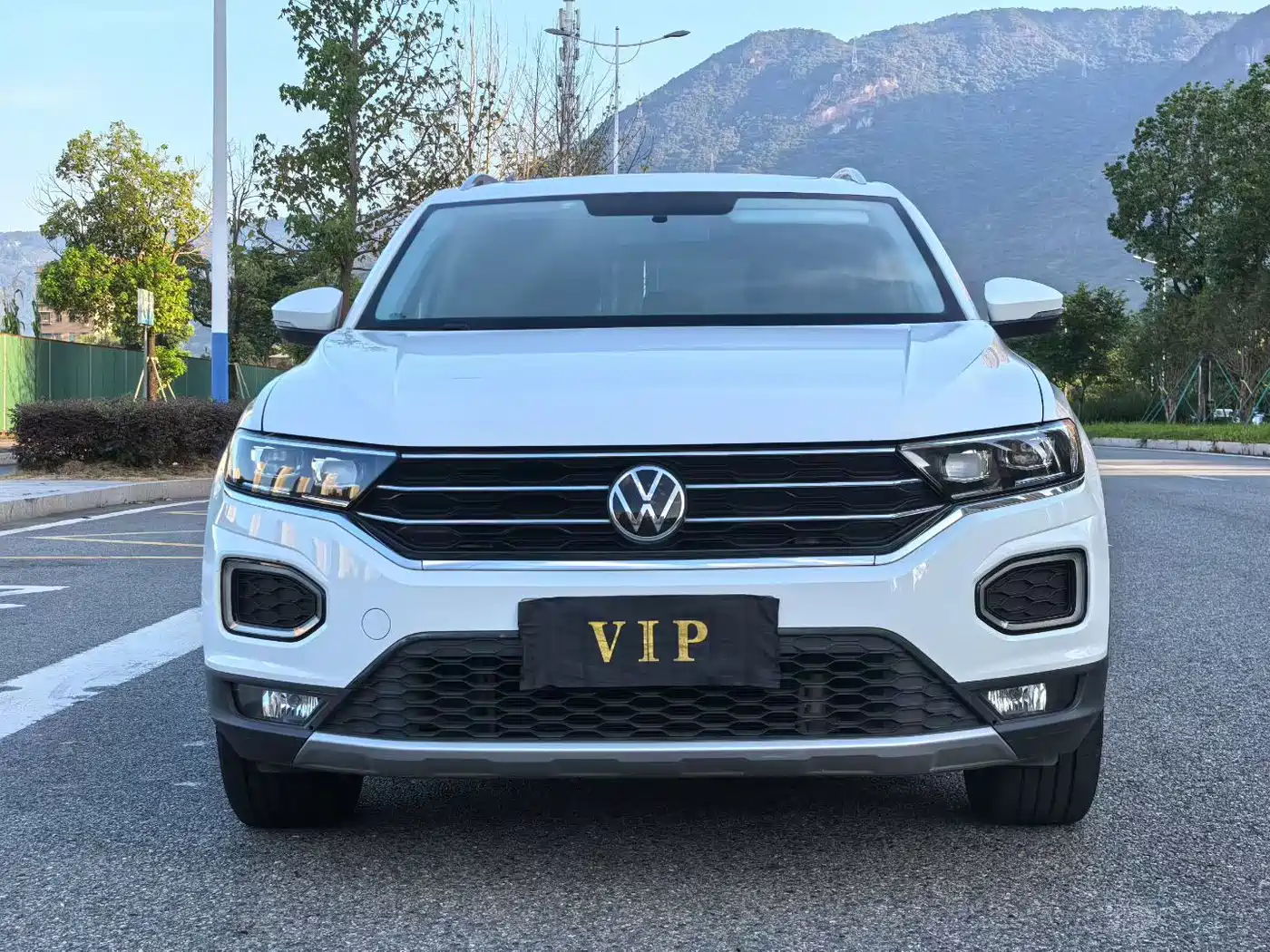 Фото 2 - Volkswagen T-ROC