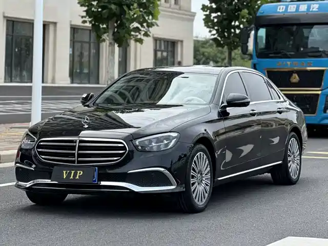 Mercedes-Benz E-Class 2022