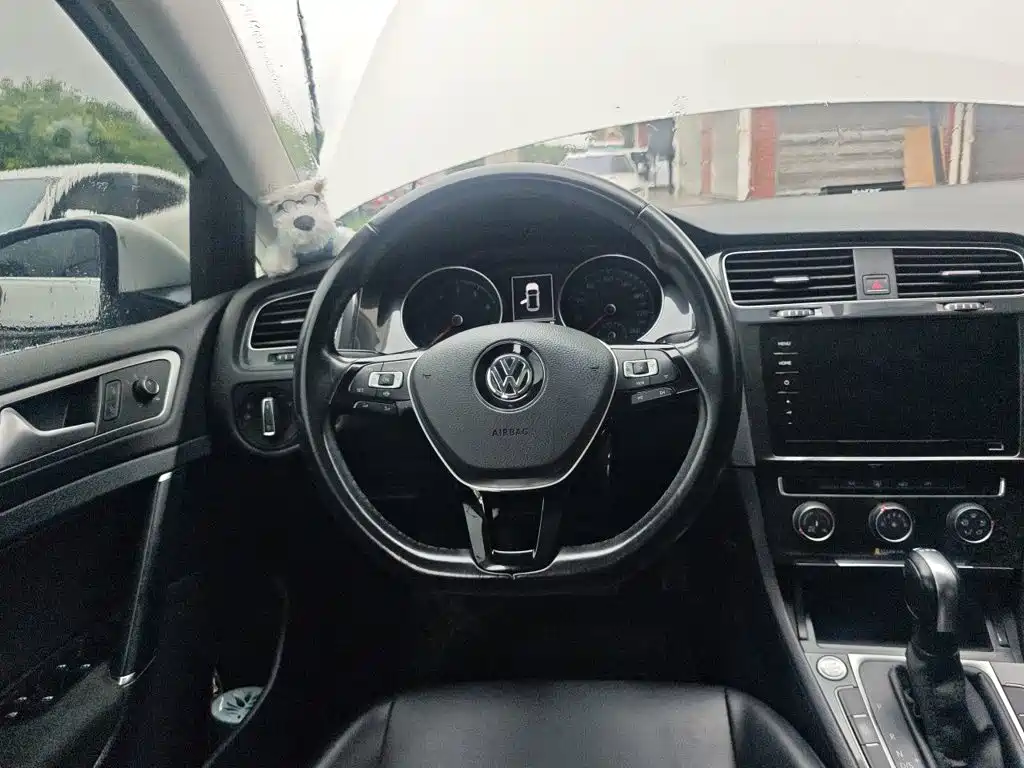 Фото 6 - Volkswagen Golf