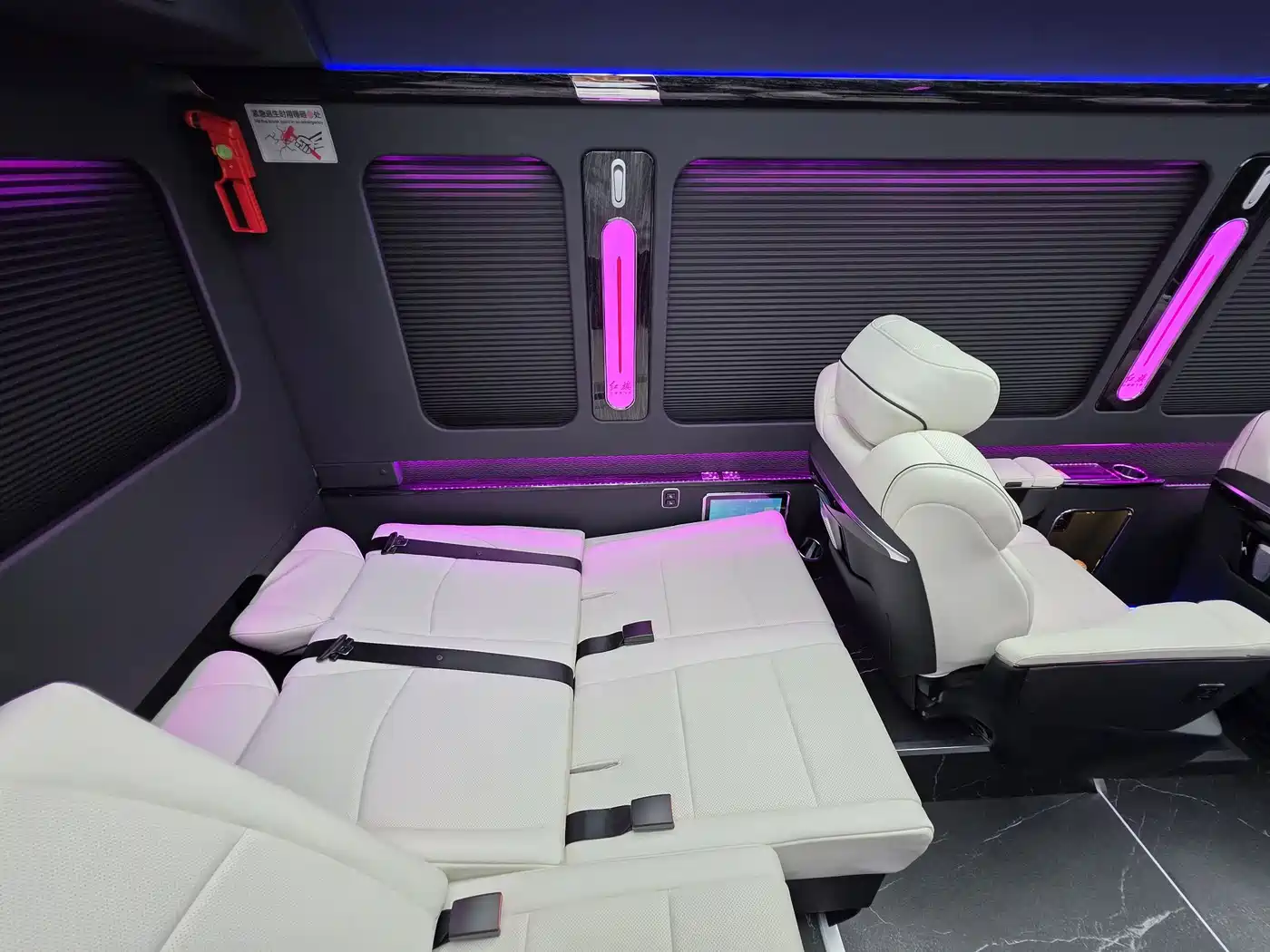 Hongqi Guoyue 2024 3.0T Flagship Edition 17-seater фото 11