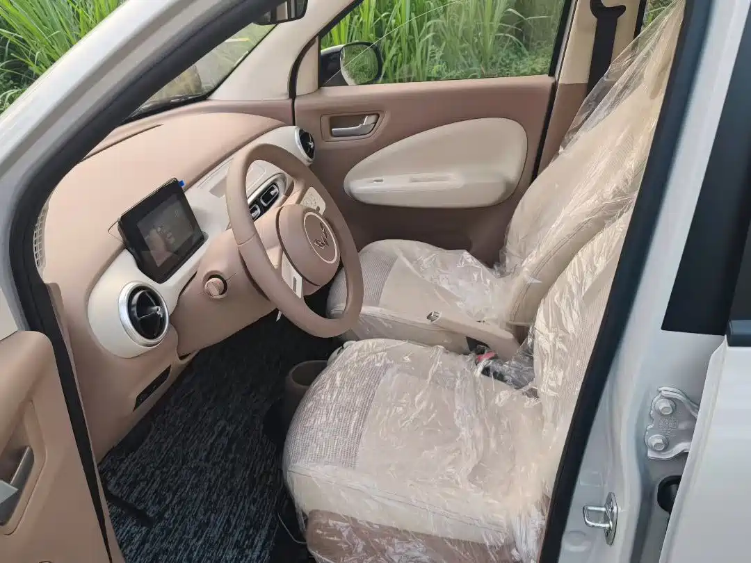 WULING AUTOMOBILE HONGGUANG MINIEV