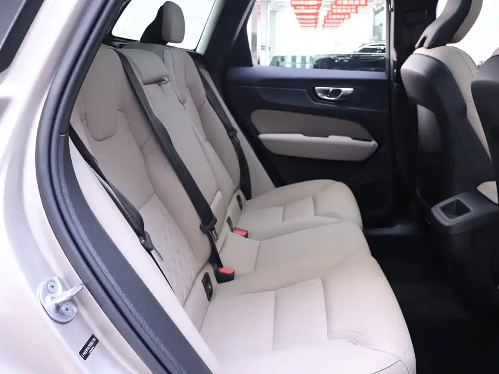Volvo XC60 2025 2026 Model B5 AWD Premium Luxury