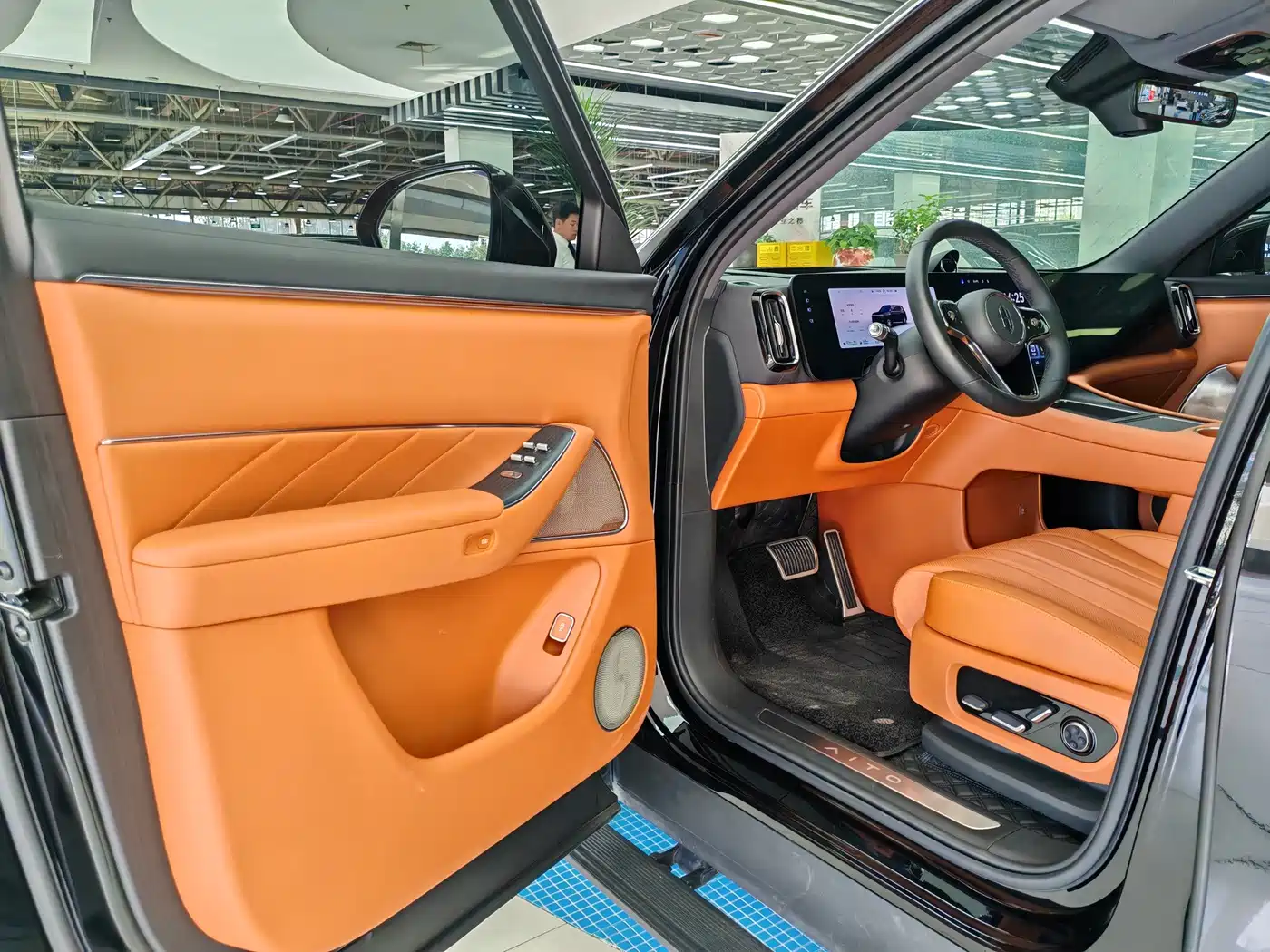 Aito AITO M8 2026 2025 Model Extended Range Ultra Edition 53.4kWh 5-Seater