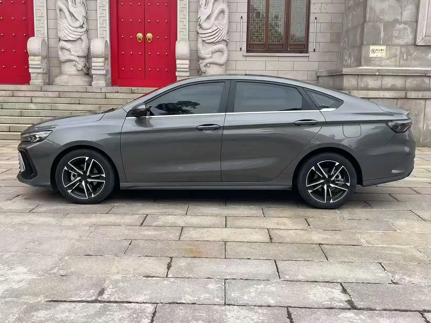 Фото 4 - Geely Binrui