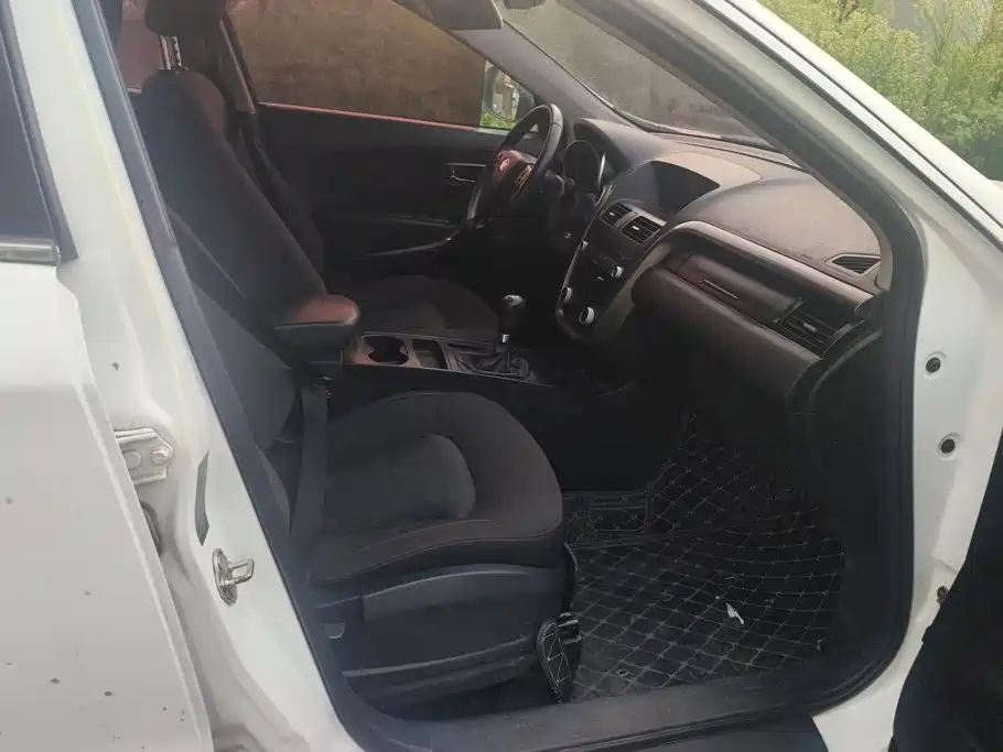 Besturn X80 2016 2015 2.0L Manual Comfort 2nd Anniversary Edition