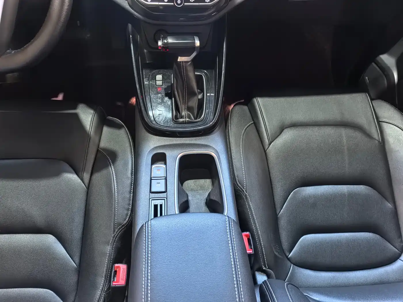 Baojun 530 2020 2020 1.5T CVT Premium Connect 7-seater